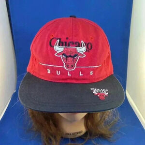 Vintage Chicago Bulls Snapback Cap - Red & Black